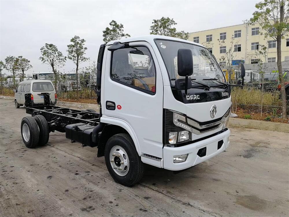 東風(fēng)小多利卡（3308，玉柴140）國六  內(nèi)飾照片圖